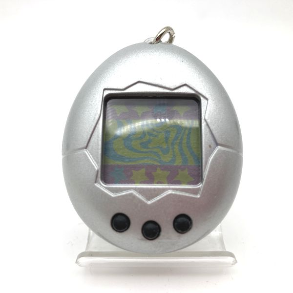 Used] Original Tamagotchi Silver No Box Bandai English Model 1996