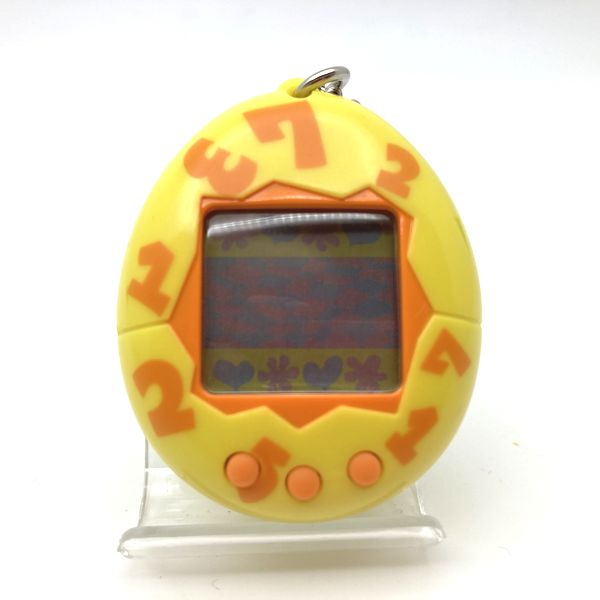 Tamagotchi スイーツ　黄色　ジャンク品 Tamagotchi スイーツ 黄色 ジャンク品 Tamagotchi スイーツ 黄色